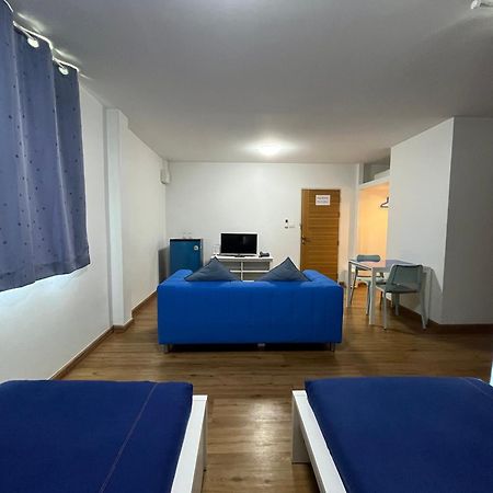 Dao Jaras Fah Hometel ดาวจรัสฟ้าโฮมเทล Bangkok Ngoại thất bức ảnh