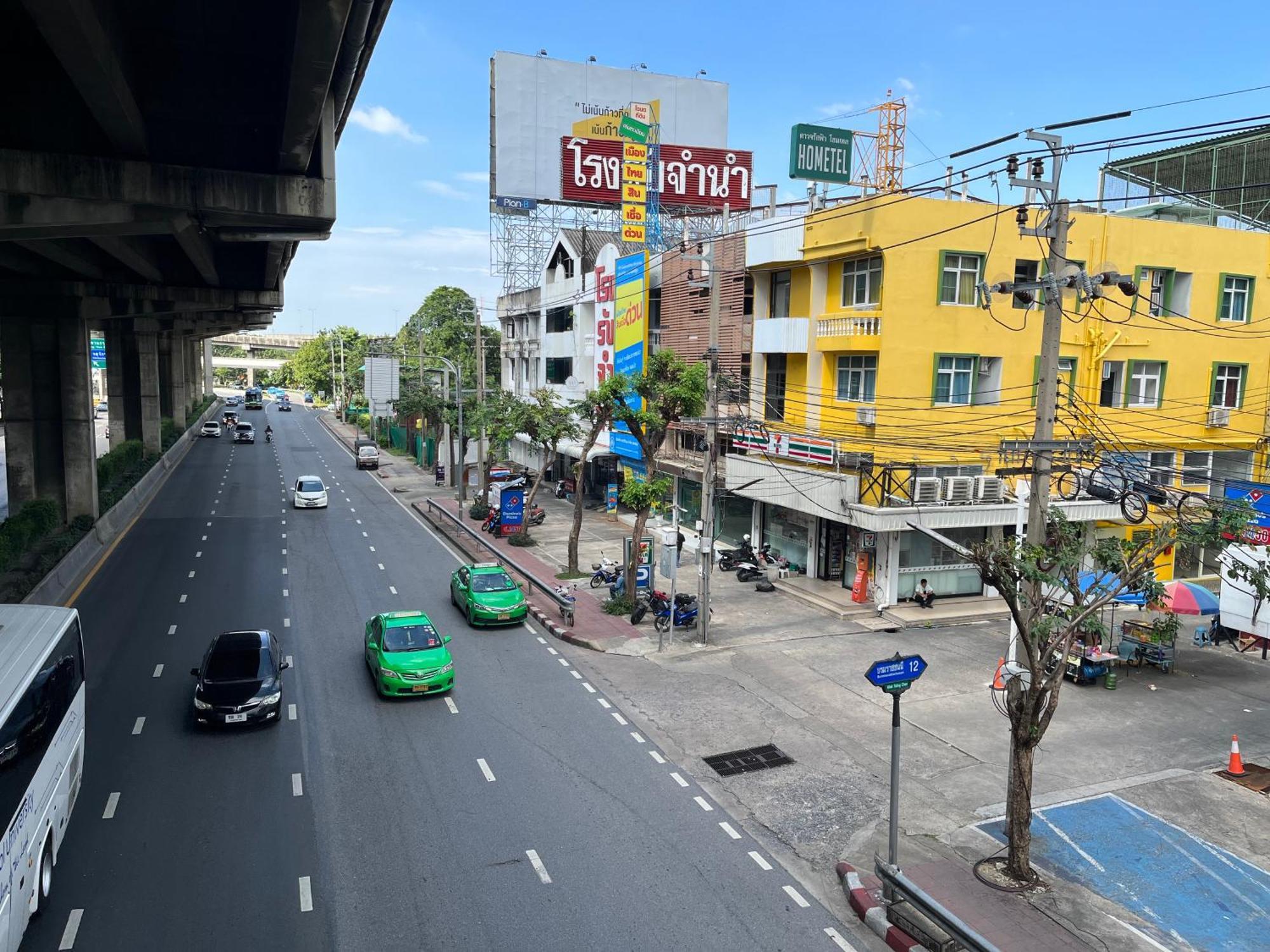 Dao Jaras Fah Hometel ดาวจรัสฟ้าโฮมเทล Bangkok Ngoại thất bức ảnh