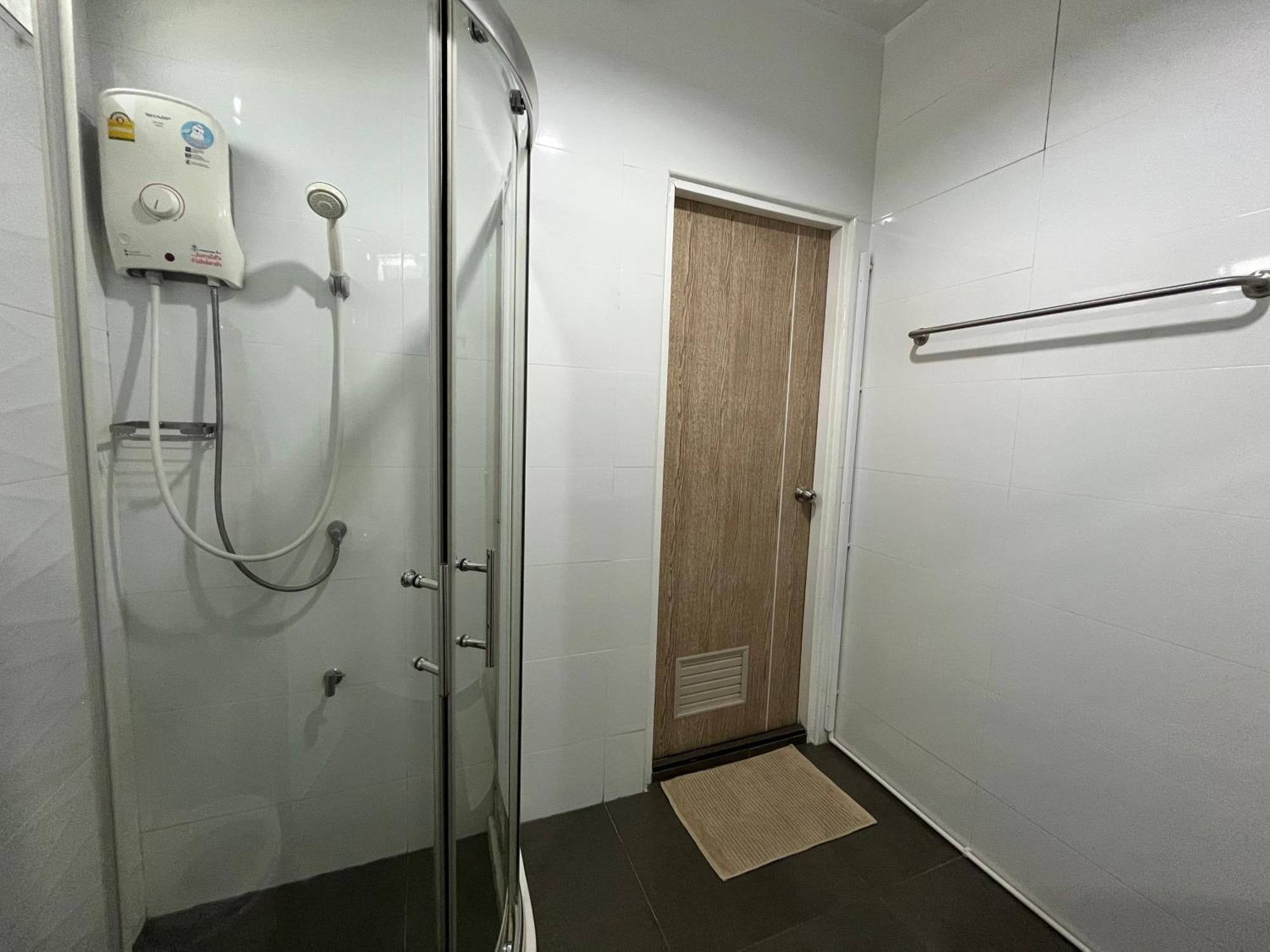 Dao Jaras Fah Hometel ดาวจรัสฟ้าโฮมเทล Bangkok Ngoại thất bức ảnh