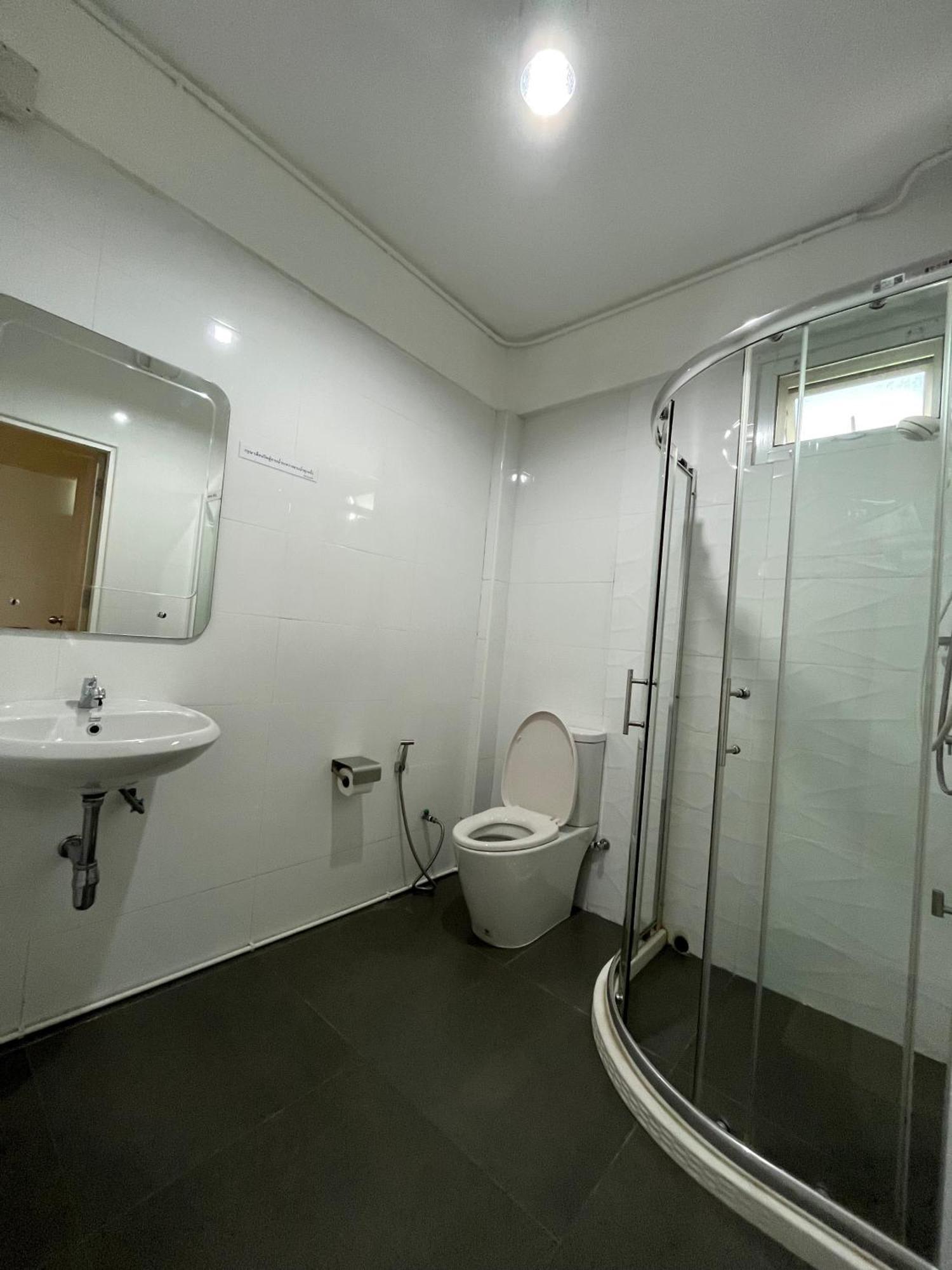Dao Jaras Fah Hometel ดาวจรัสฟ้าโฮมเทล Bangkok Ngoại thất bức ảnh