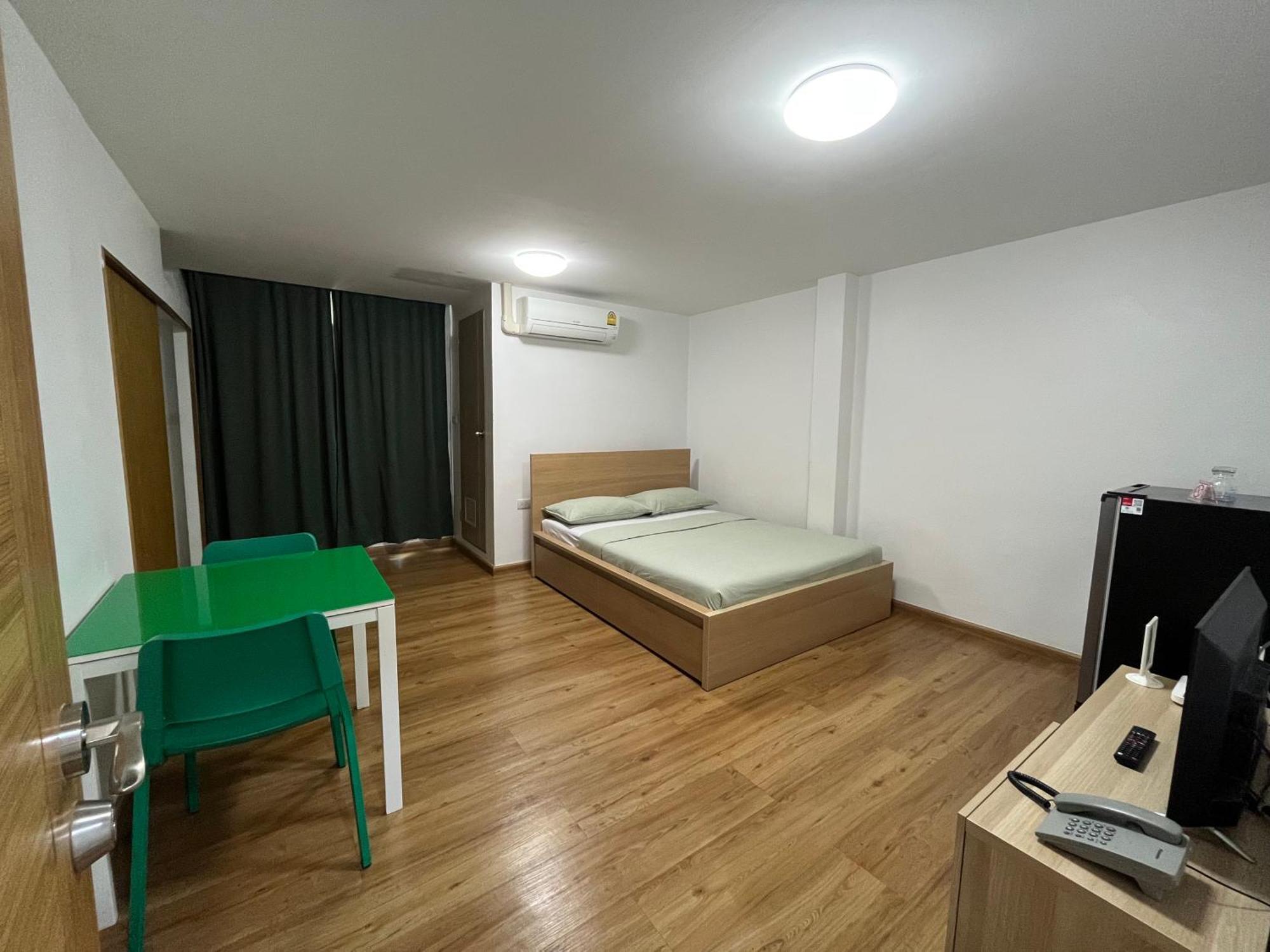 Dao Jaras Fah Hometel ดาวจรัสฟ้าโฮมเทล Bangkok Ngoại thất bức ảnh